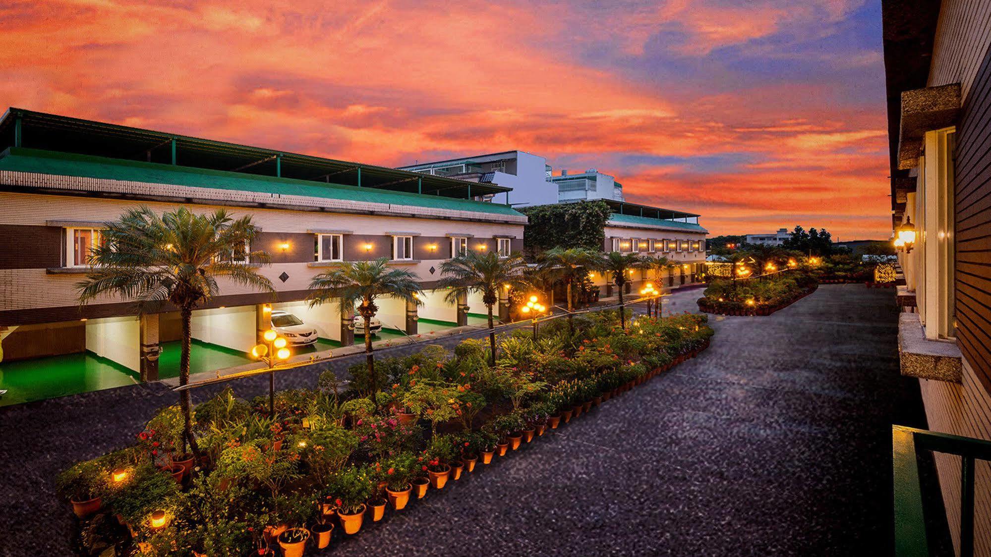 Mesasa Garden Motel Hualien Buitenkant foto